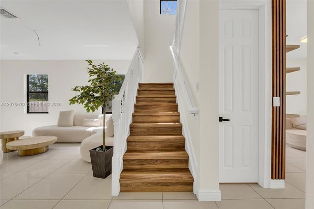 10204 NW 86th Street, Doral, FL 33178