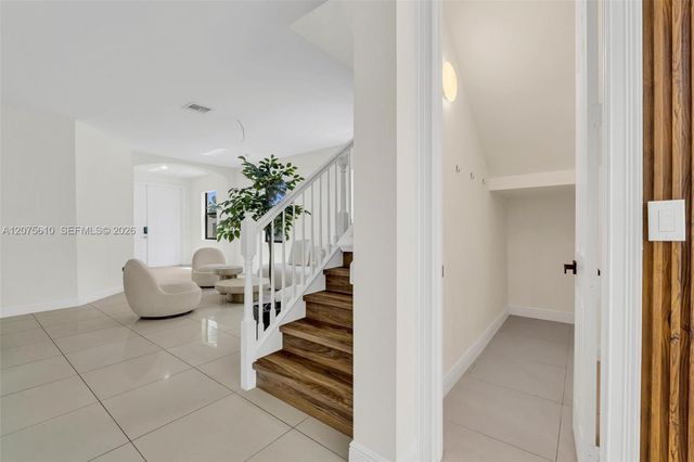 10204 NW 86th Street, Doral, FL 33178