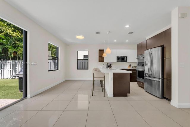 10204 NW 86th Street, Doral, FL 33178