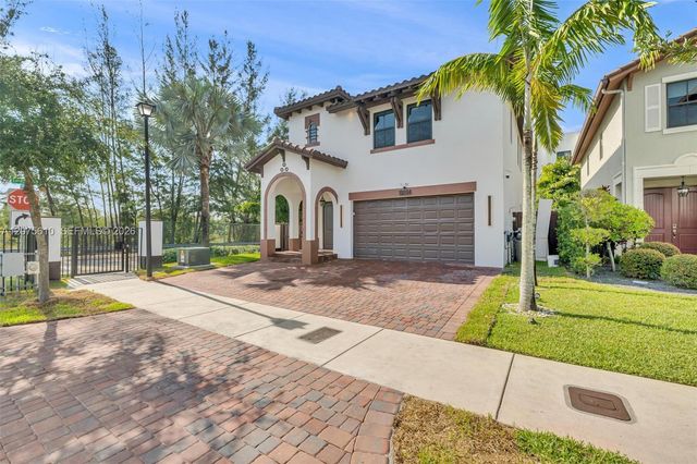 10204 NW 86th Street, Doral, FL 33178