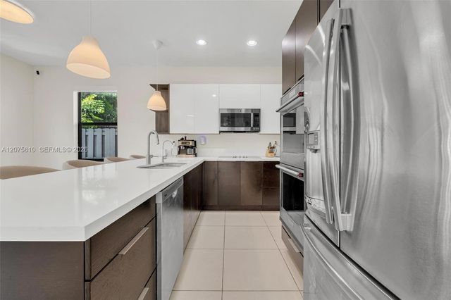 10204 NW 86th Street, Doral, FL 33178