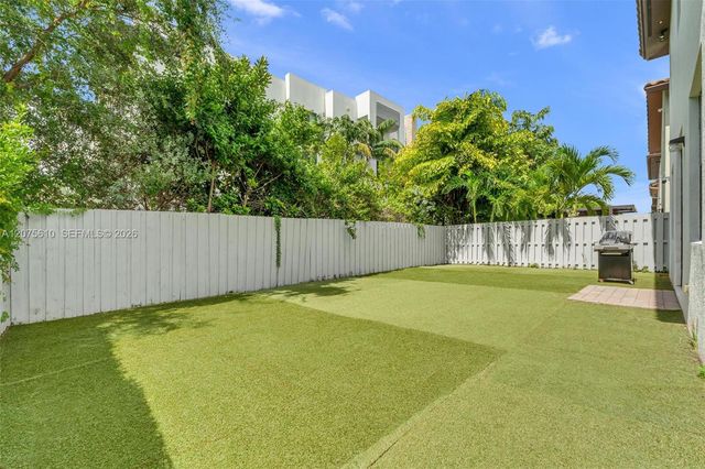 10204 NW 86th Street, Doral, FL 33178