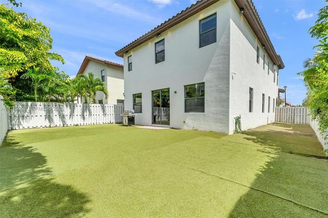 10204 NW 86th Street, Doral, FL 33178