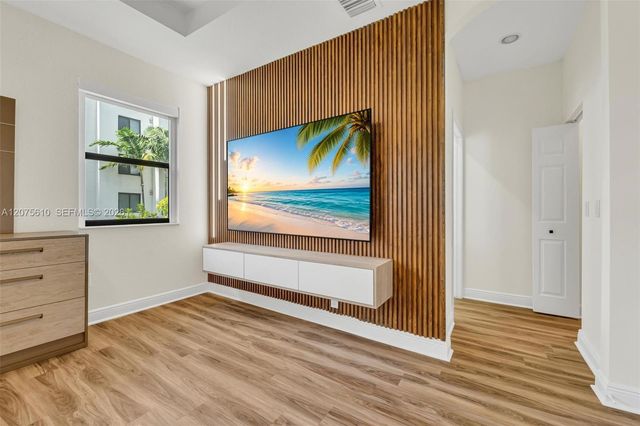 10204 NW 86th Street, Doral, FL 33178