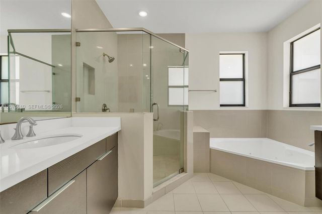10204 NW 86th Street, Doral, FL 33178