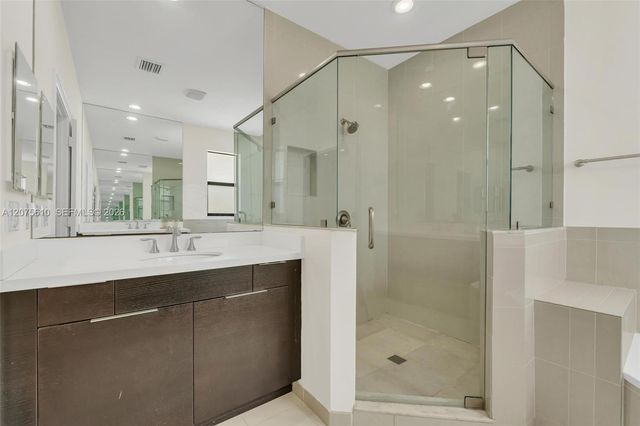 10204 NW 86th Street, Doral, FL 33178