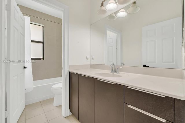 10204 NW 86th Street, Doral, FL 33178