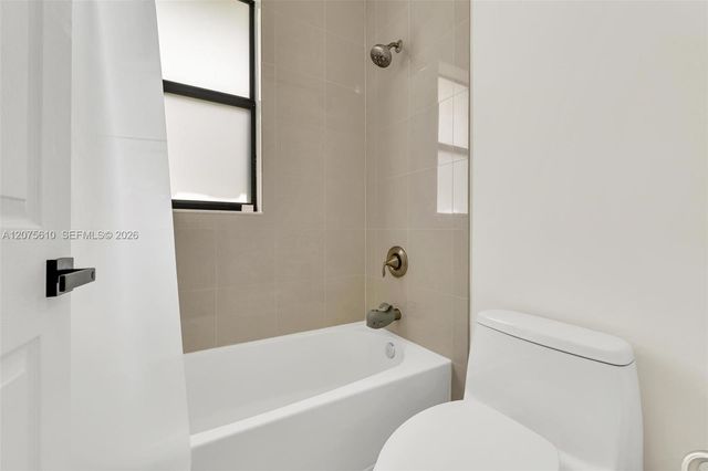 10204 NW 86th Street, Doral, FL 33178