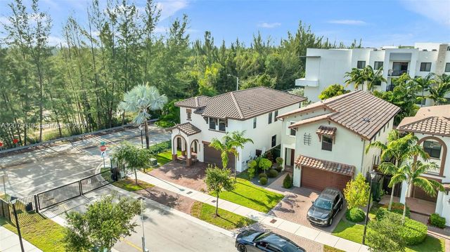 10204 NW 86th Street, Doral, FL 33178