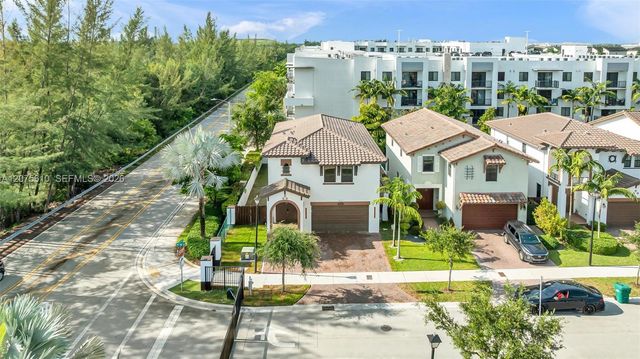 10204 NW 86th Street, Doral, FL 33178