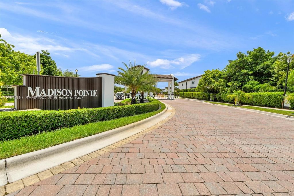 10204 NW 86th Street, Doral, FL 33178