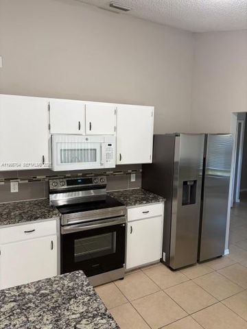 2992 SW Lucerne St, Port St. Lucie, FL 34953