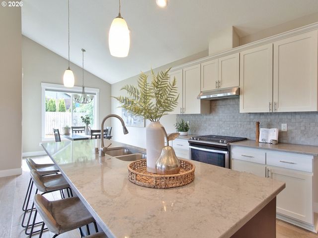 11807 Nw 7TH Ave, Vancouver, WA 98685