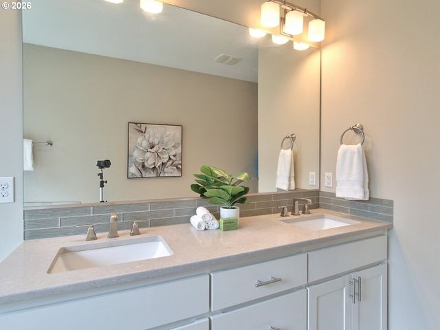 11807 Nw 7TH Ave, Vancouver, WA 98685