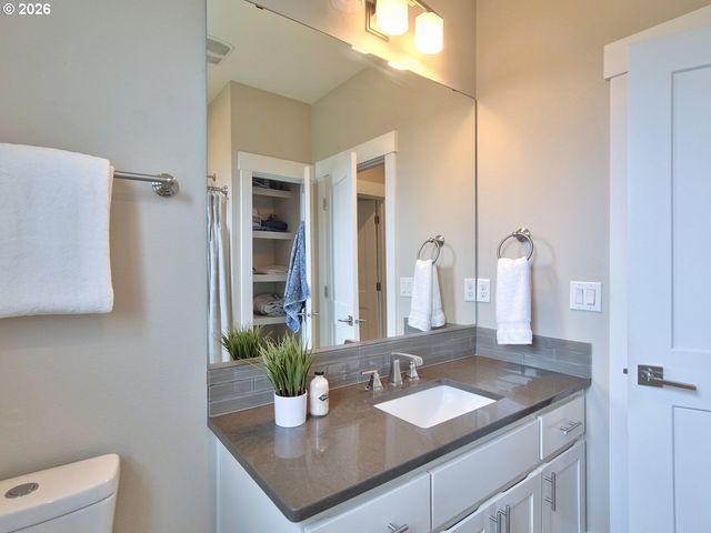 11807 Nw 7TH Ave, Vancouver, WA 98685