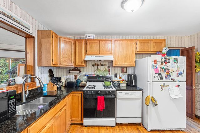 12 Cedar Lane, Poughquag, NY 12570