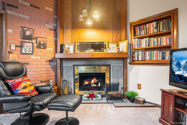 12 Cedar Lane, Poughquag, NY 12570