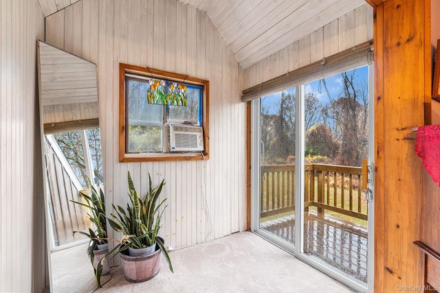 12 Cedar Lane, Poughquag, NY 12570