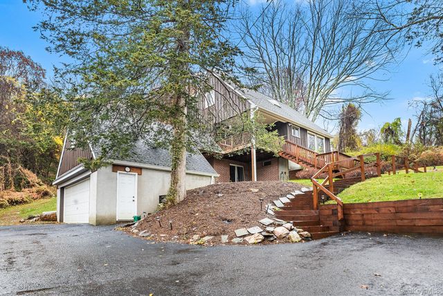 12 Cedar Lane, Poughquag, NY 12570