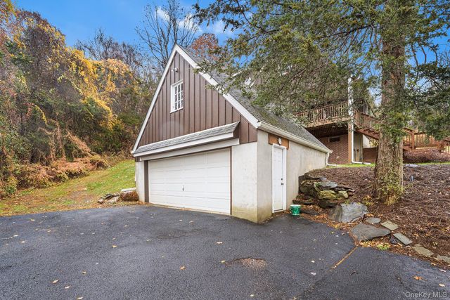 12 Cedar Lane, Poughquag, NY 12570