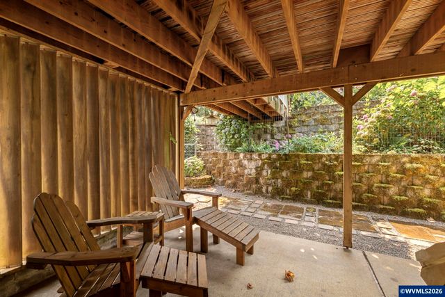 192 NW Canyon Dr, Dundee, OR 97115