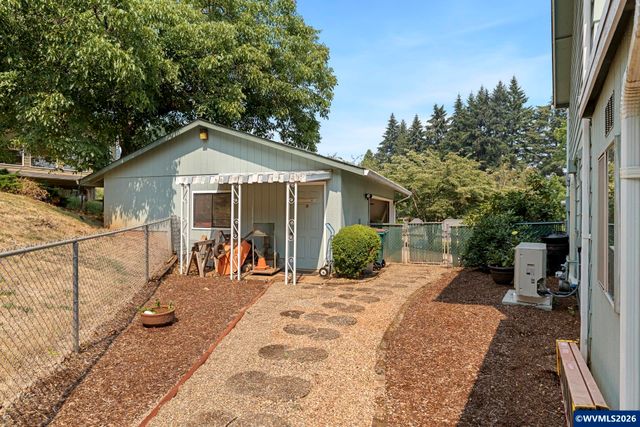192 NW Canyon Dr, Dundee, OR 97115