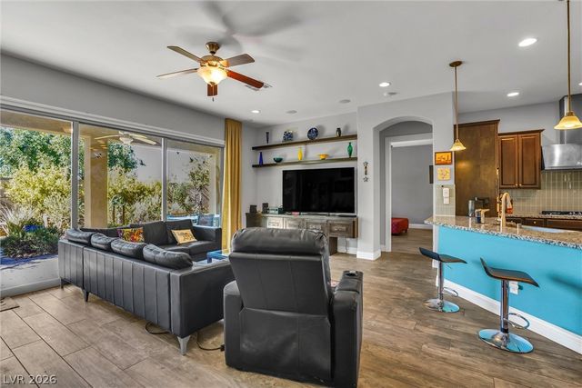 72 Newton Ridge Way, Las Vegas, NV 89183