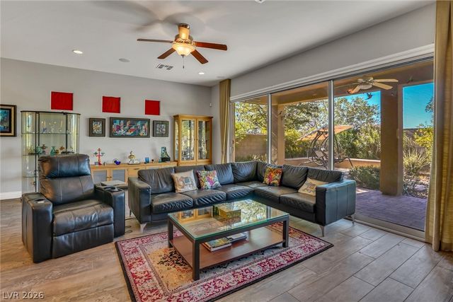 72 Newton Ridge Way, Las Vegas, NV 89183