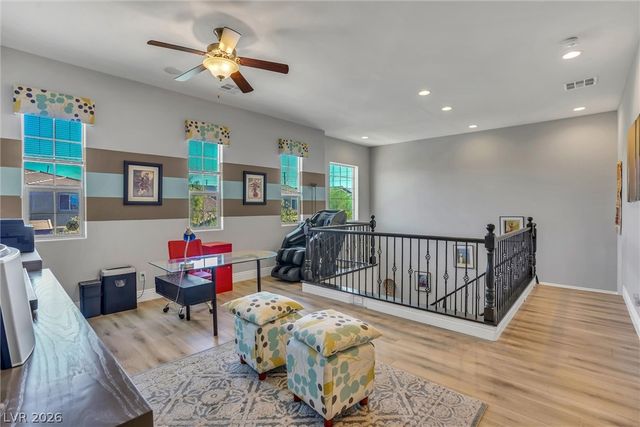 72 Newton Ridge Way, Las Vegas, NV 89183