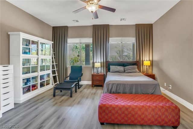 72 Newton Ridge Way, Las Vegas, NV 89183