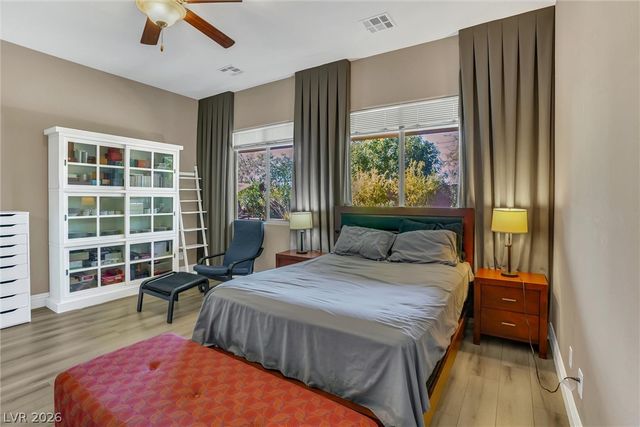 72 Newton Ridge Way, Las Vegas, NV 89183