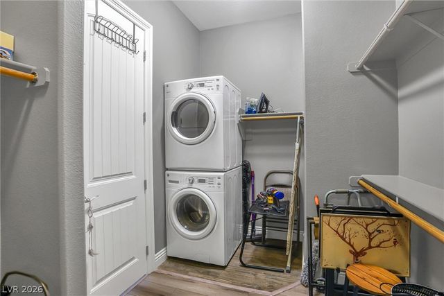 72 Newton Ridge Way, Las Vegas, NV 89183