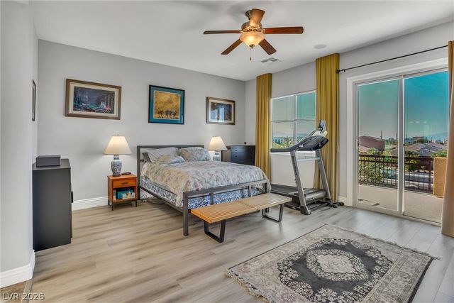 72 Newton Ridge Way, Las Vegas, NV 89183