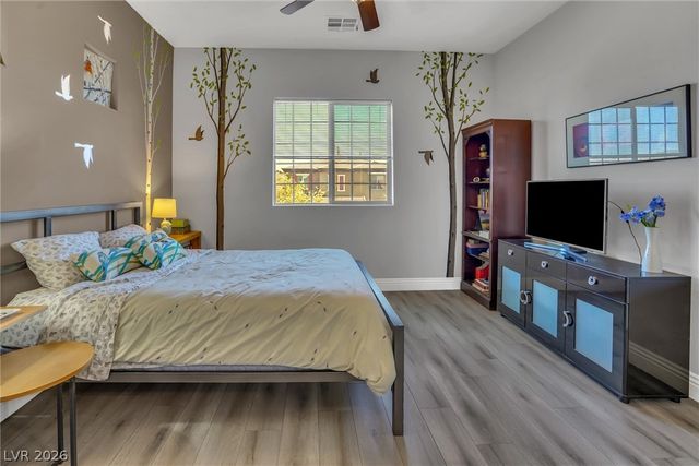 72 Newton Ridge Way, Las Vegas, NV 89183