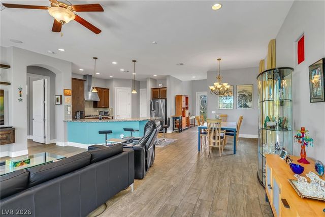 72 Newton Ridge Way, Las Vegas, NV 89183
