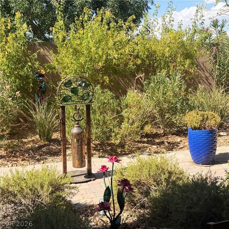 72 Newton Ridge Way, Las Vegas, NV 89183 — photo 2