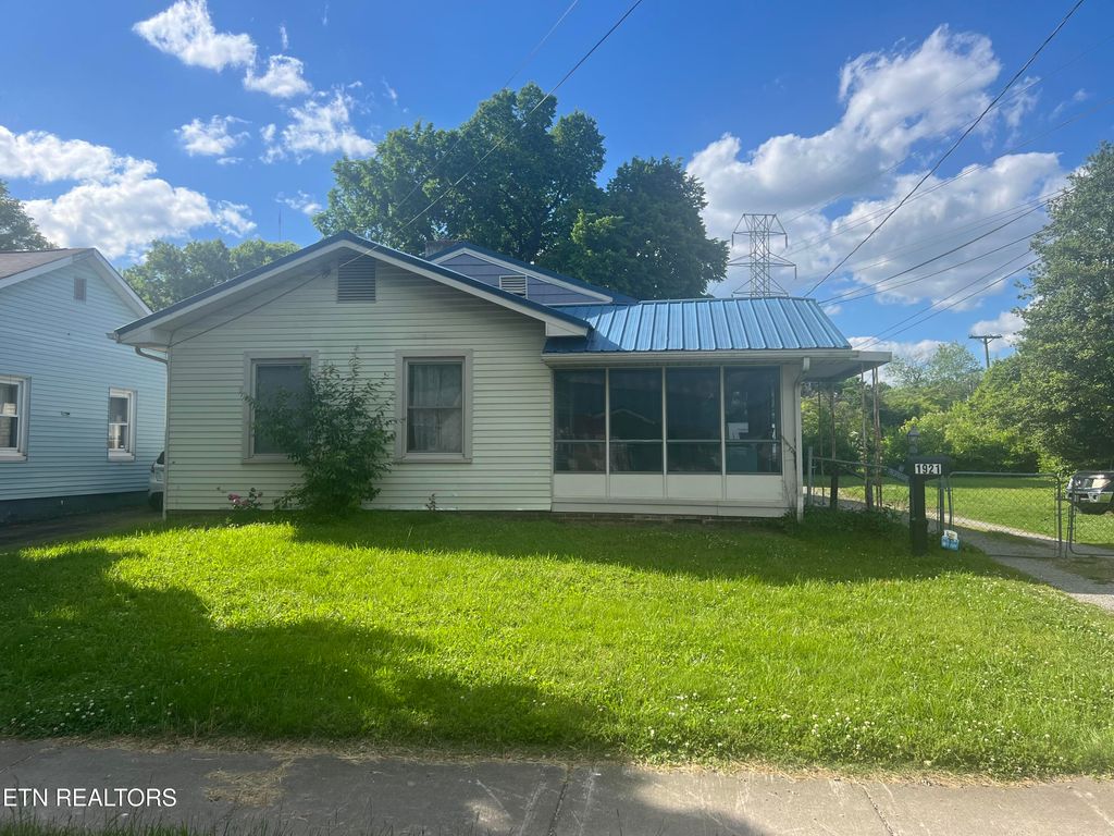 1921 Albert Ave, Knoxville, TN 37917