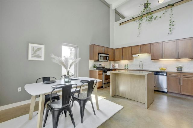 1601 E Cesar Chavez ST 201, Austin, TX 78702