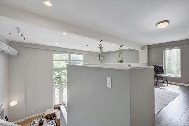 1601 E Cesar Chavez ST 201, Austin, TX 78702