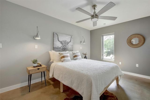 1601 E Cesar Chavez ST 201, Austin, TX 78702