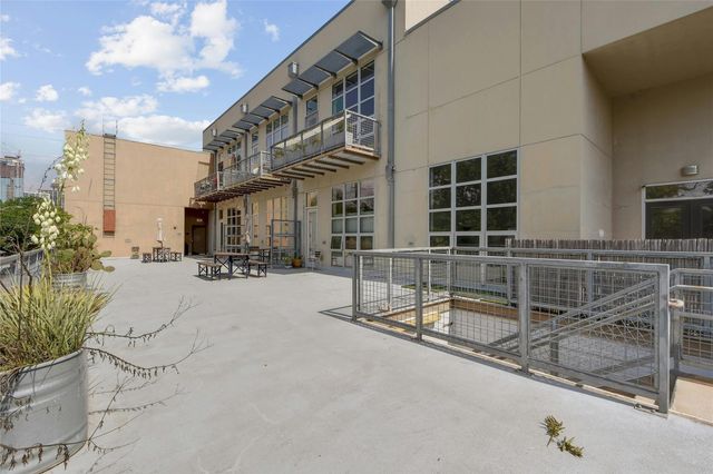 1601 E Cesar Chavez ST 201, Austin, TX 78702