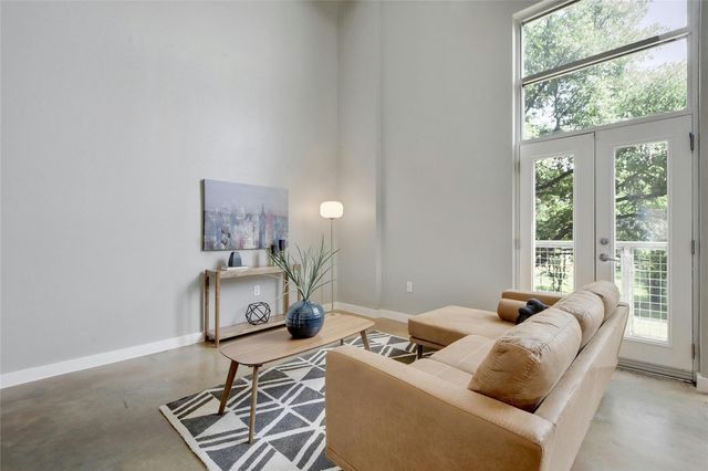 1601 E Cesar Chavez ST 201, Austin, TX 78702