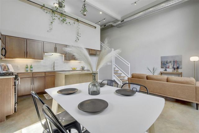 1601 E Cesar Chavez ST 201, Austin, TX 78702