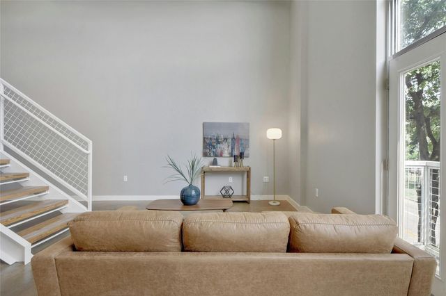 1601 E Cesar Chavez ST 201, Austin, TX 78702