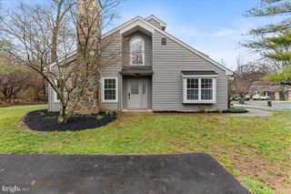 21--A ANDOVER CIR, Princeton, NJ 08540