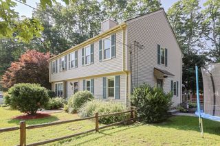 8 Rivers Edge Rd 8, Blackstone, MA 01504