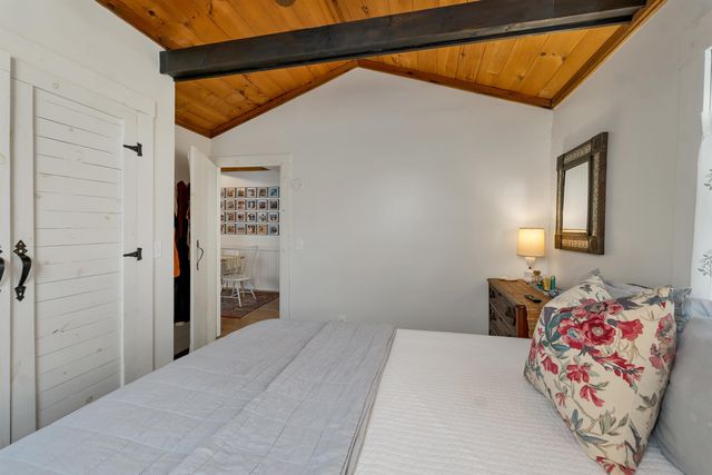 78 Beach Pond Road, Wolfeboro, NH 03894