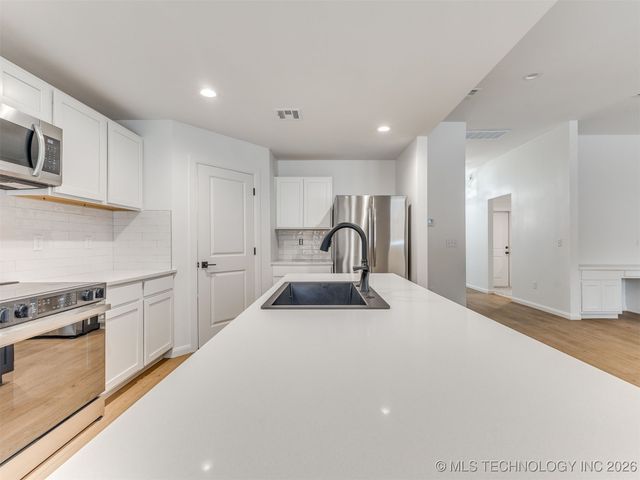 730 E 38th Street N, Tulsa, OK 74106