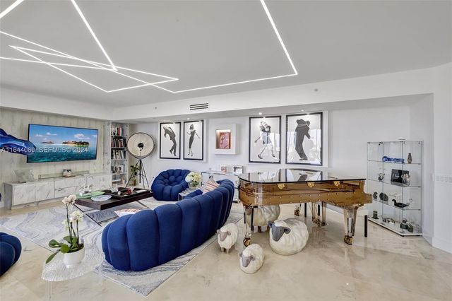 21200 Point Place 1204, Aventura, FL 33180
