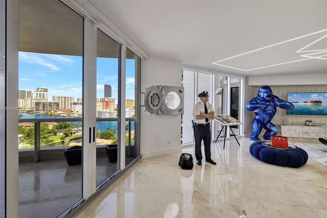 21200 Point Place 1204, Aventura, FL 33180